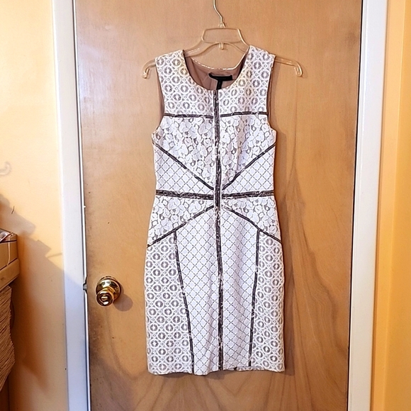 BCBGMaxAzria Dresses & Skirts - White lace dress with leopard lining bcbg size 2